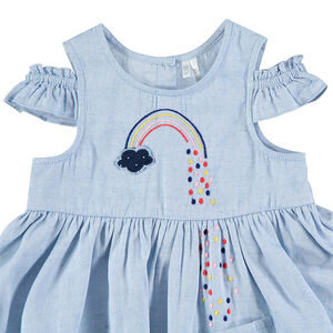 Φόρεμα με άνοιγμα στους ώμους και κεντημένο ουράνιο τόξο 