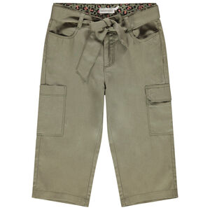 Pantacourt χακί με τσέπες  και ζώνη φουλάρι 