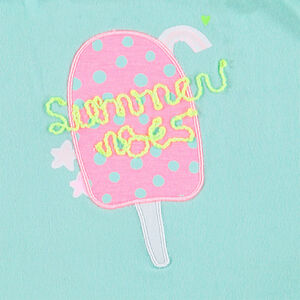 Σύνολο αμάνικη μπλούζα με κεντημένο παγωτό και εμπριμέ σορτς με μοτίβο αστέρια 