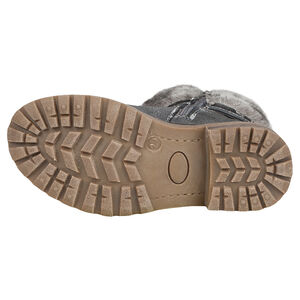 Ασημί μποτάκια με συνθετική γούνα στο πάνω μέρος και διακοσμητική αγκράφα 