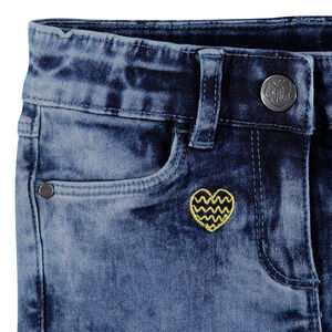 Σορτς με used όψη και σήματα με τη Μίνι της ©Disney  