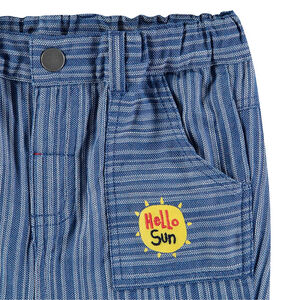 Βερμούδα με λεπτές ζακάρ ρίγες και στάμπα ήλιο 