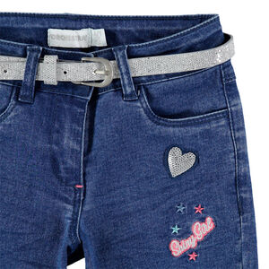 Τζιν με used όψη, μόνιμες τσακίσεις, μεταλλιζέ ζώνη και κέντημα 