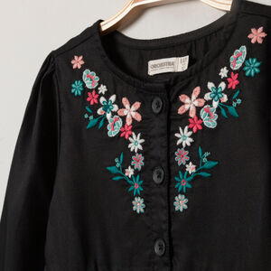 Robe manches longues noire à broderies florales 