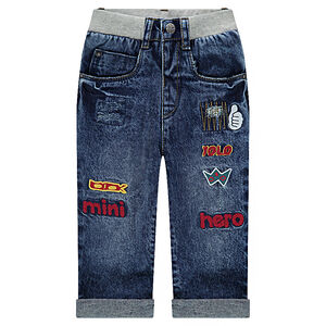 Τζιν με ξεβαμμένη όψη, σήματα και λάστιχο στη μέση 