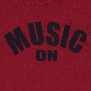 Πλεκτό πουλόβερ με τυπωμένο μήνυμα 