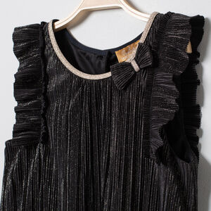 Robe de fêtes plissée irisée à manches volantées 