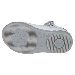 Babies en cuir blanches et argentées avec noeud  