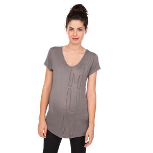 Κοντομάνικη μπλούζα εγκυμοσύνης με κεντημένα γράμματα 