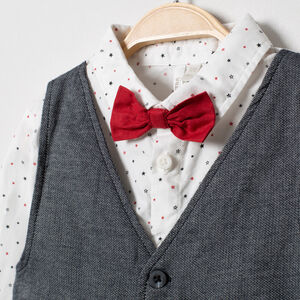 Ensemble avec chemise étoilée, gilet serveur et pantalon 