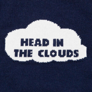 Πλεκτό πουλόβερ με διακοσμητικά στοιχεία μπροστά και άνοιγμα στην πλάτη 