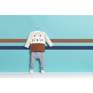 Τρίχρωμη μακρυμάνικη μπλούζα από ζέρσεϊ με τυπωμένες λεπτομέρειες 