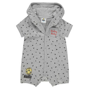 Κοντή ολόσωμη φόρμα με κουκούλα με γράμματα σε όλη την επιφάνεια και σήμα ©Smiley  