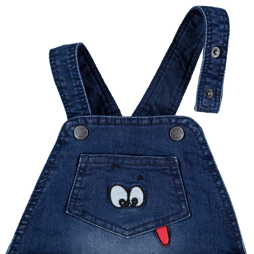 Σαλοπέτα ντένιμ με φθαρμένη όψη, επένδυση ζέρσεϊ και σήματα που κάνουν αντίθεση  