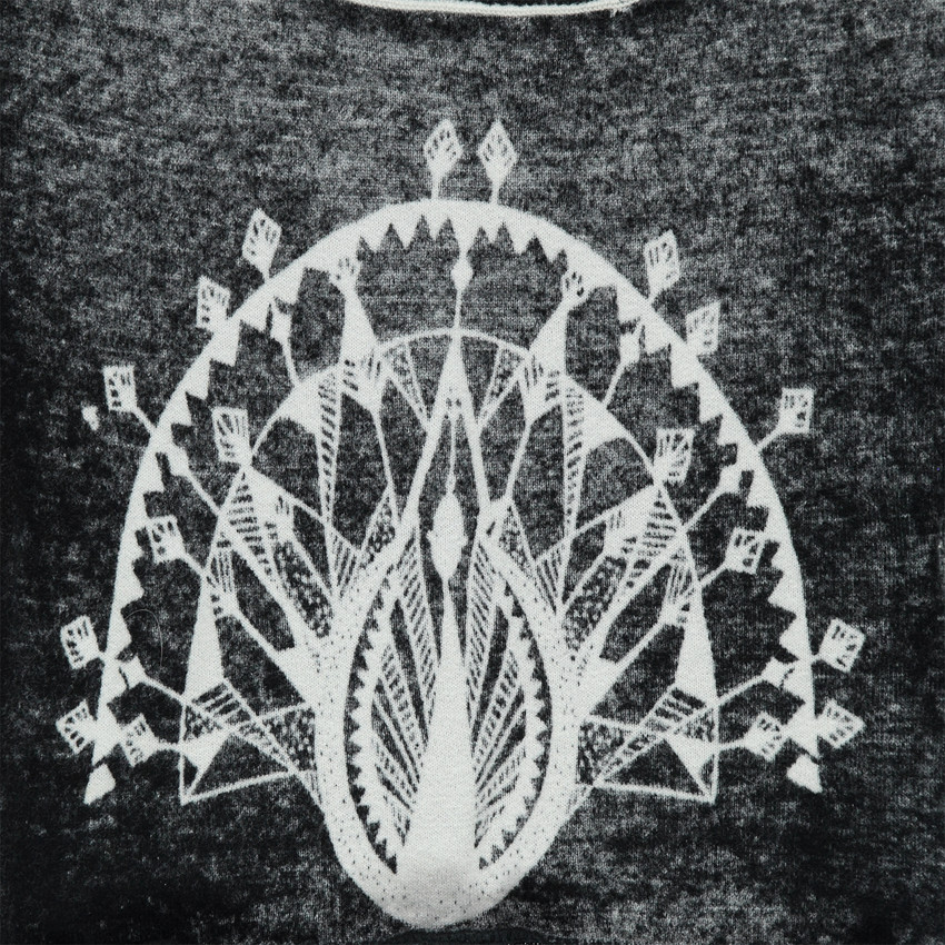 Πλεκτό oversize με ξεβαμμένη όψη και φαντεζί τύπωμα 