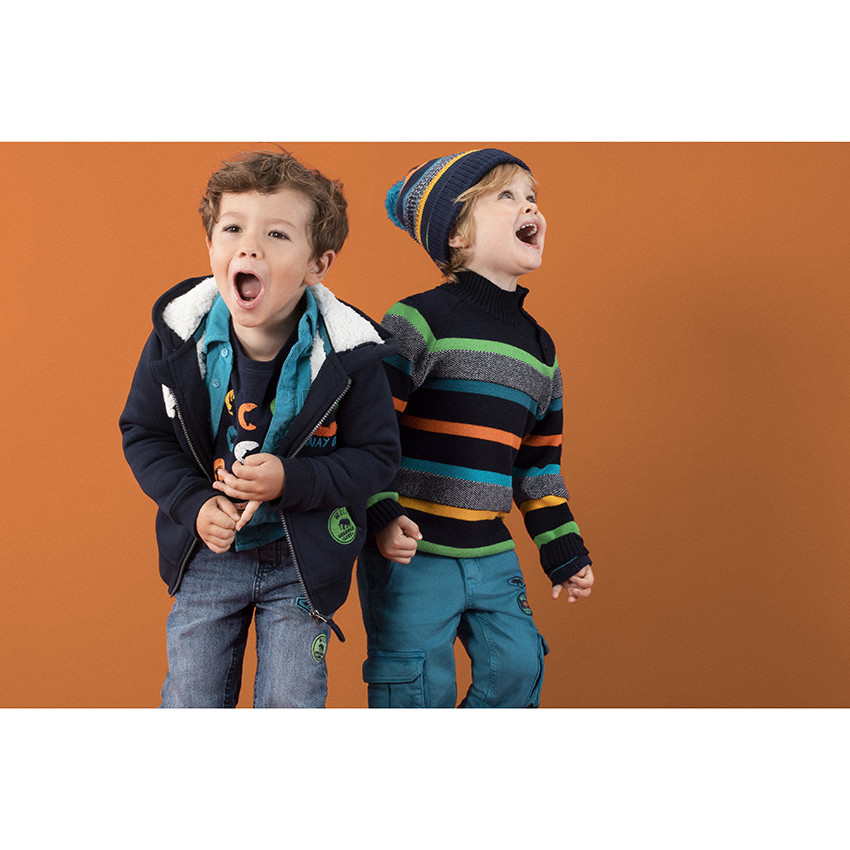 Μακρυμάνικο κοτλέ μπλε πουκάμισο με τσέπη και σήματα 