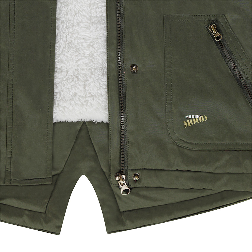 Παρκά από δύο υλικά, επένδυση από sherpa και αφαιρούμενη κουκούλα 