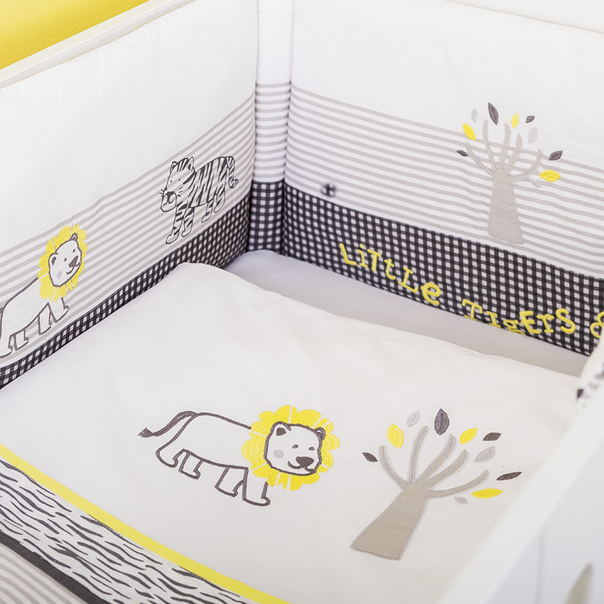 Tour de lit ouatiné avec animaux printés 