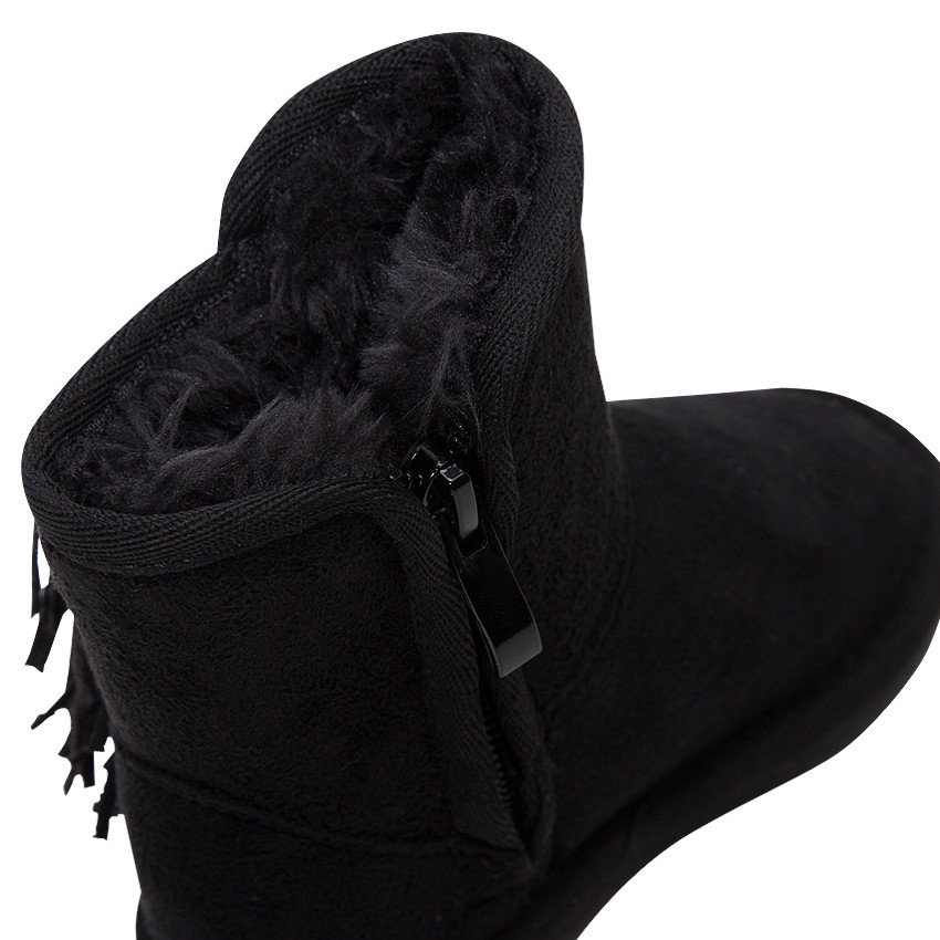 Μποτάκια με επένδυση και κρόσια σε σουέτ υφή σε νούμερα 28 έως 38 