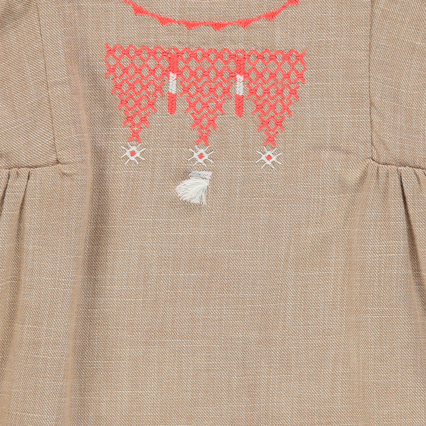 Βαμβακερό φόρεμα με κεντήματα και φουντίτσα 