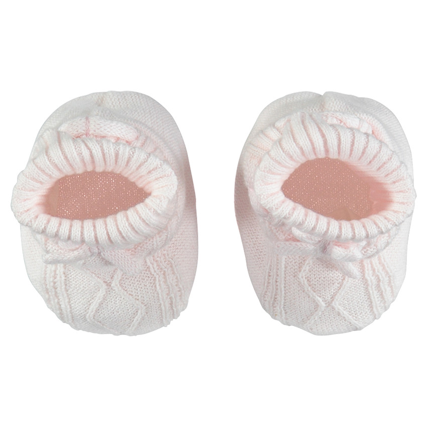 Chaussons naissance en tricot avec noeud 