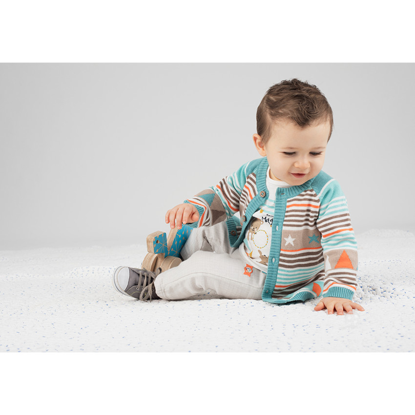 Σύνολο μακρυμάνικη μπλούζα με τυπωμένα ζωάκια και μονόχρωμο παντελόνι 