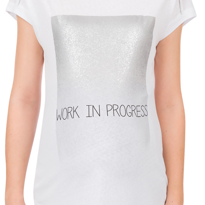 Κοντομάνικη μπλούζα εγκυμοσύνης με φαντεζί μήνυμα. 