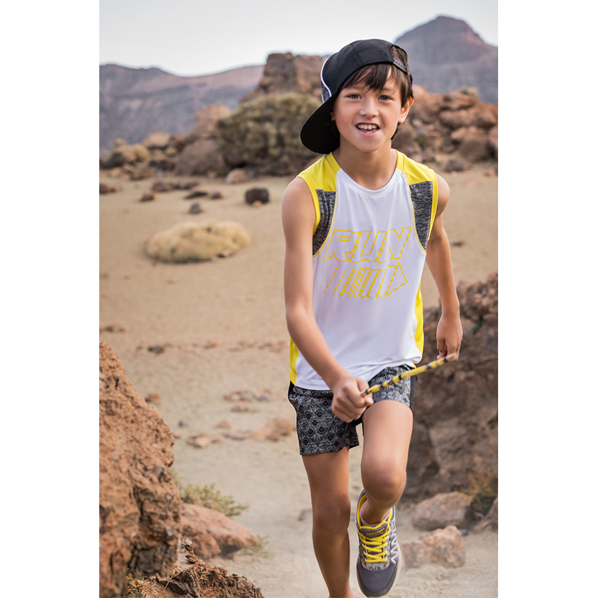 Σορτσάκι με διάσπαρτο σχέδιο σε όλη την επιφάνεια και τσέπη με φερμουάρ 