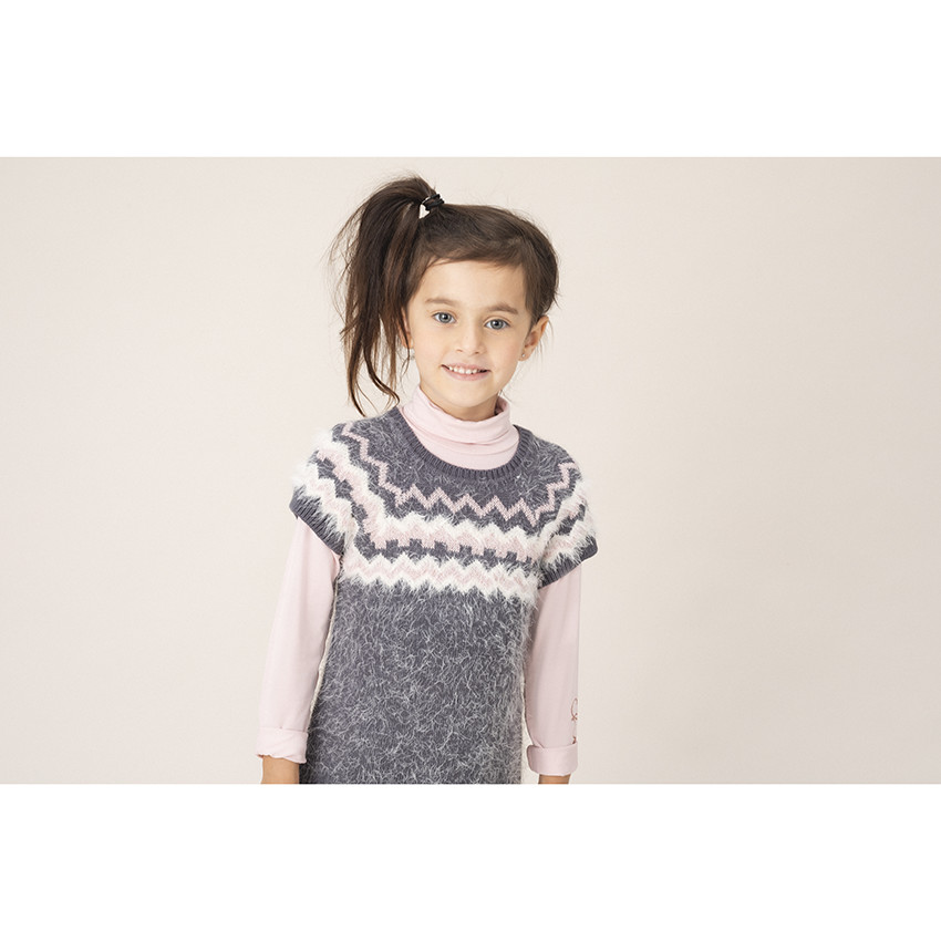 Κοντομάνικο πλεκτό φόρεμα με ζακάρ μοτίβα και χνουδωτή υφή 