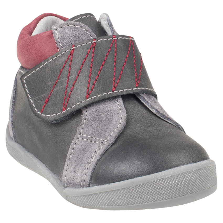 Δερμάτινα μποτάκια από δύο υλικά με φαρδύ αυτοκόλλητο βέλκρο 