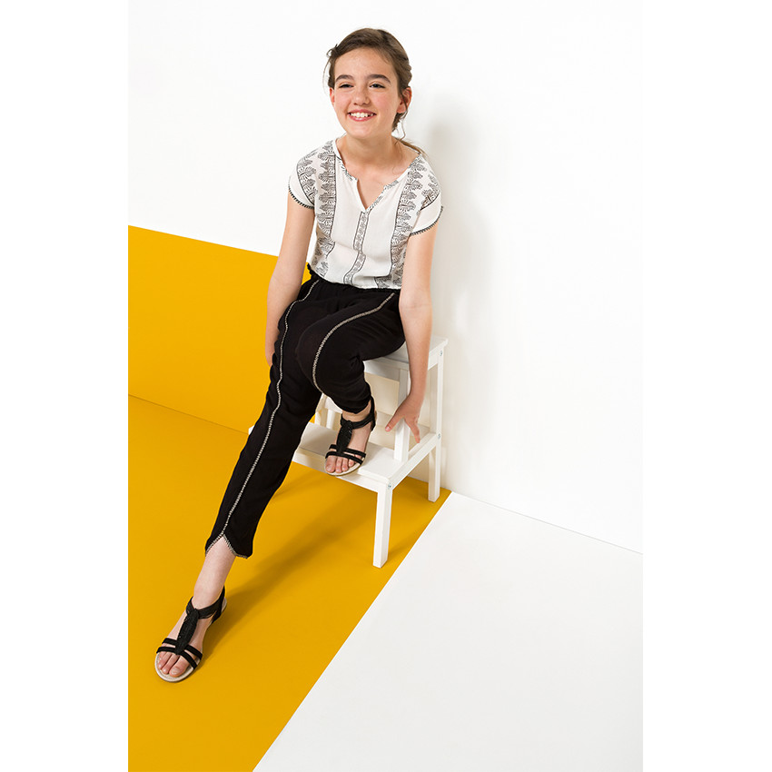 Παιδικά - Ριχτό παντελόνι με φαντεζί μοτίβο 