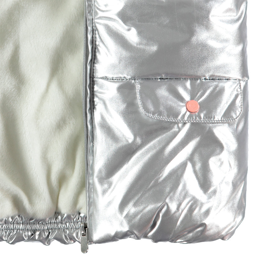 Ασημί μπουφάν με κουκούλα και επένδυση από sherpa 
