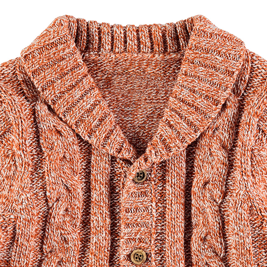 Πλεκτή χοντρή ζακέτα με διαφορετικές πλέξεις 