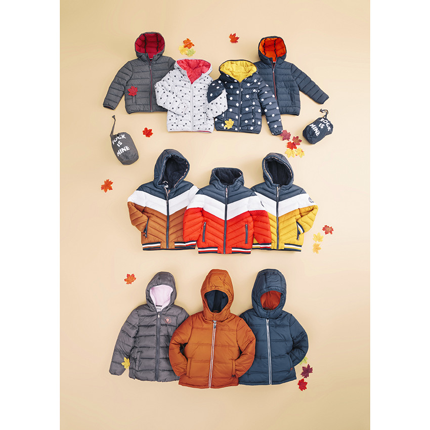 Ελαφρύ μπουφάν  με τσάντα μεταφοράς 