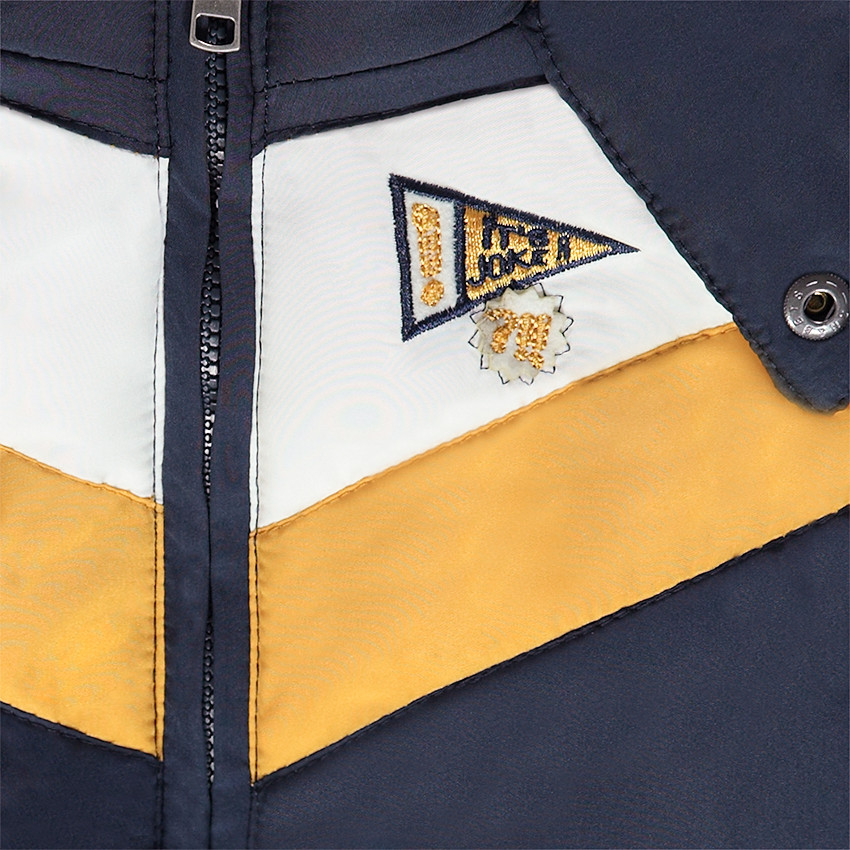 Καπιτονέ μπουφάν με κουκούλα από φλις επένδυση και κεντημένο σήμα 