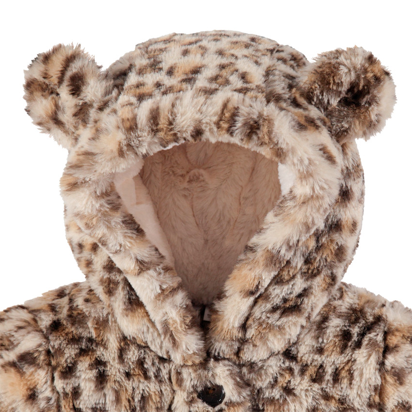 Παλτό με ψεύτικη γούνα με λεοπάρ εφέ και αυτάκια στην κουκούλα. 