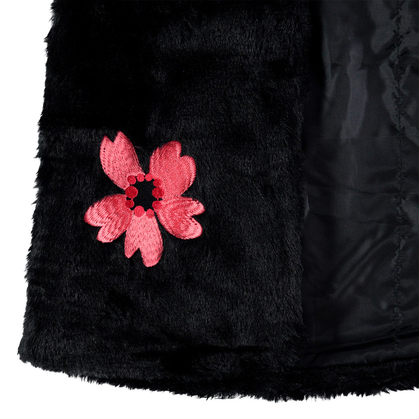 Αμάνικη ζακέτα από συνθετική γούνα με κεντημένο λουλούδι 