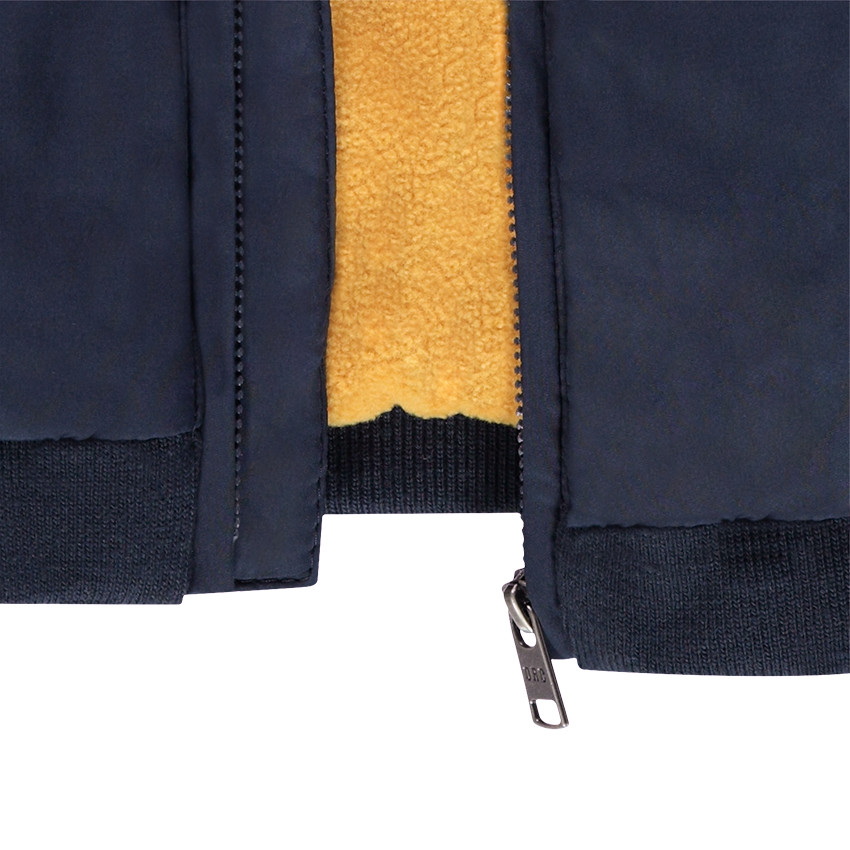 Καπιτονέ μπουφάν με κουκούλα από φλις επένδυση και κεντημένο σήμα 