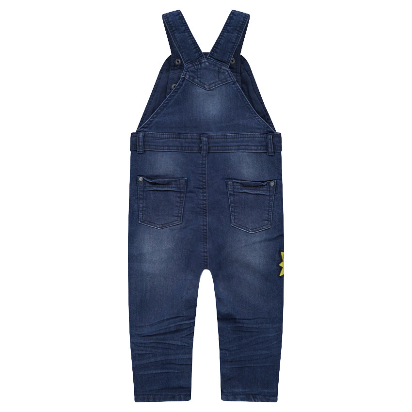 Σαλοπέτα ντένιμ με φθαρμένη όψη, επένδυση ζέρσεϊ και σήματα που κάνουν αντίθεση  