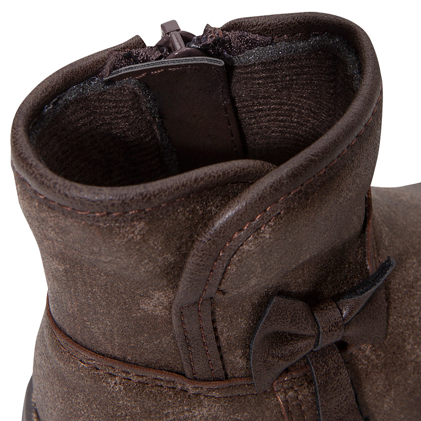 Μποτάκια από δερματίνη σκούρο ασημογκρί με φερμουάρ και φιόγκο 