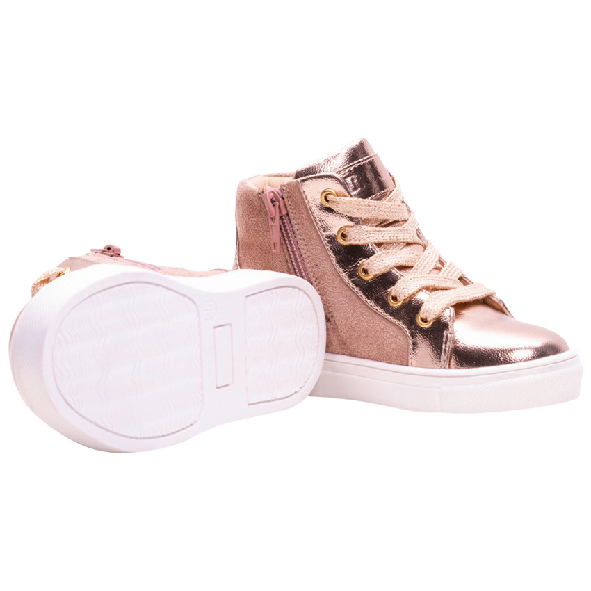 Μποτάκια με ανάγλυφη υφή, κορδόνια και τρουκ 