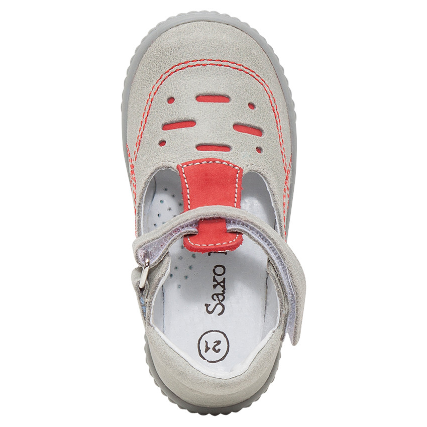 Δερμάτινα παπουτσάκια με μπαρέτα και εξώγαζα σε αντίθεση 