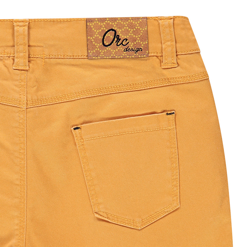 Slim παντελόνι από βαμβακερό σατέν σε μουσταρδί 