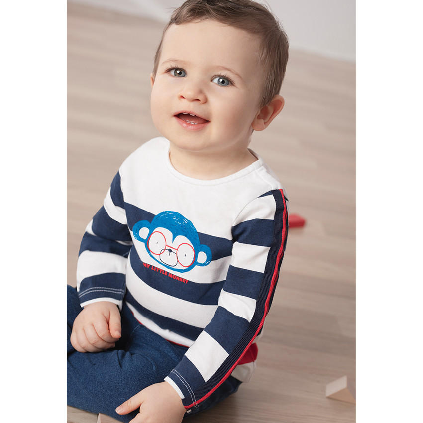 Σύνολο με μπλούζα με στάμπα πίθηκο και φανελένιο παντελόνι 