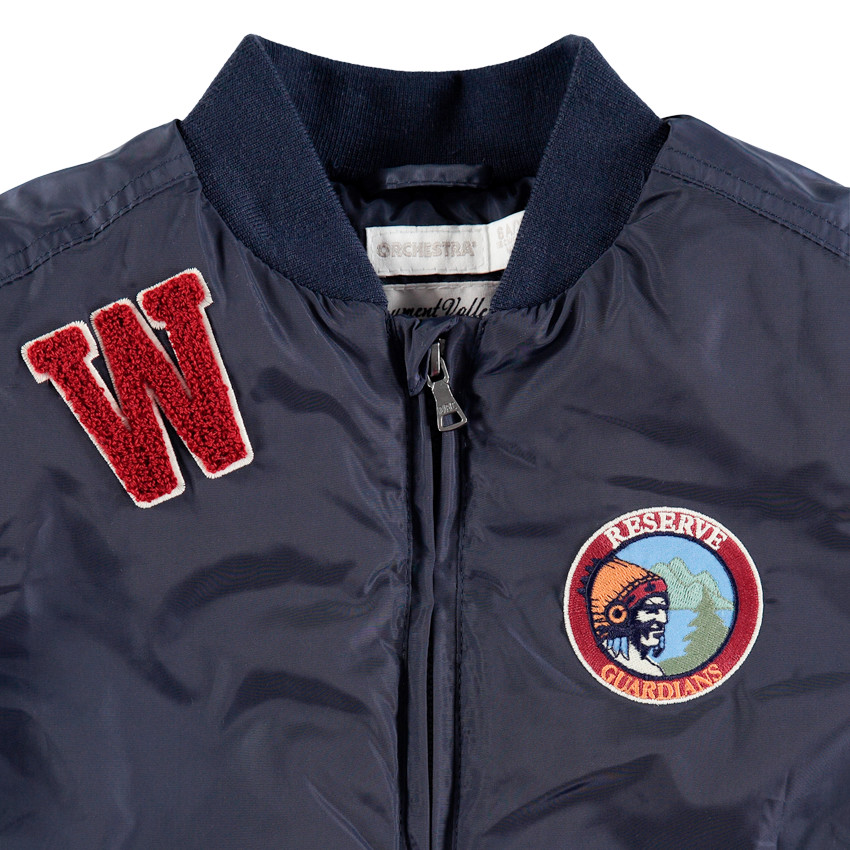 Τζάκετ σε στιλ bomber με σήματα και γράμμα πετσετέ 