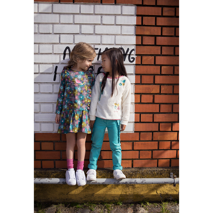 Παντελόνι από βαμβακερό σατέν σε μπλε τιρκουάζ με κεντημένα μοτίβα 