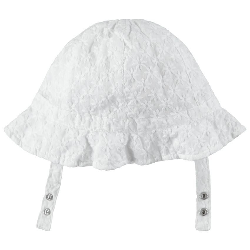 Καπελάκι με κεντημένα λουλούδια σε ελαφρώς διαφορετικό τόνο 