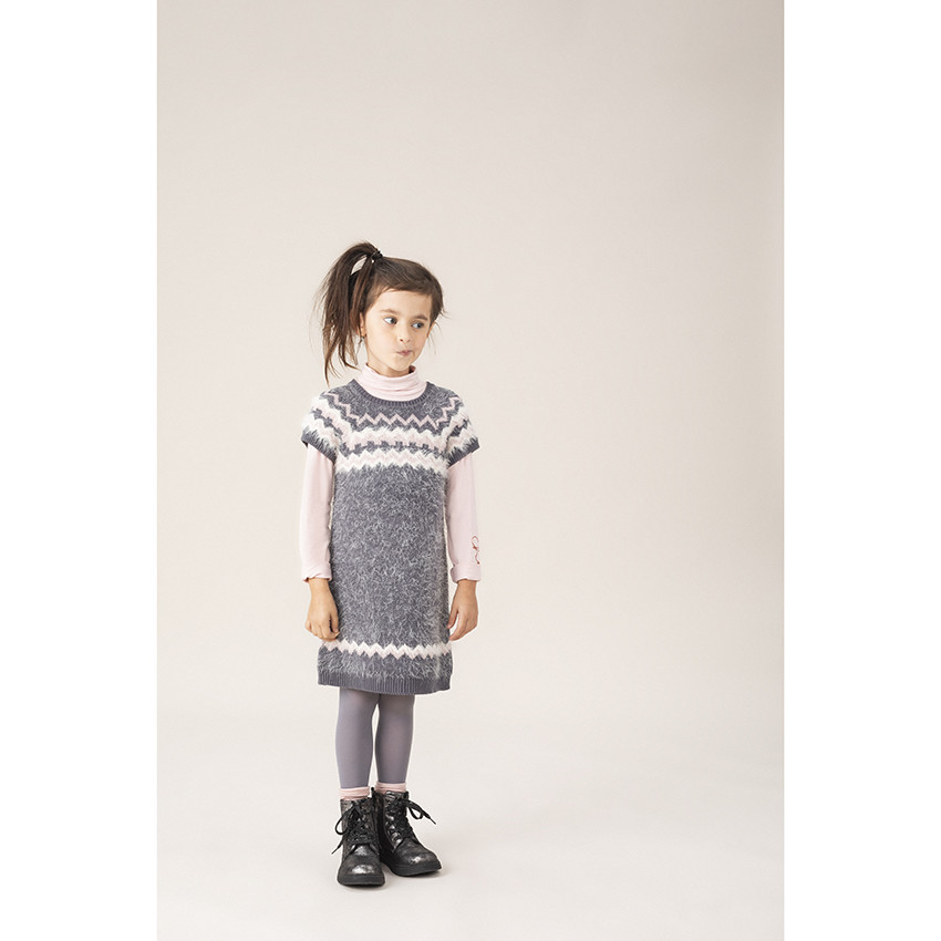 Κοντομάνικο πλεκτό φόρεμα με ζακάρ μοτίβα και χνουδωτή υφή 