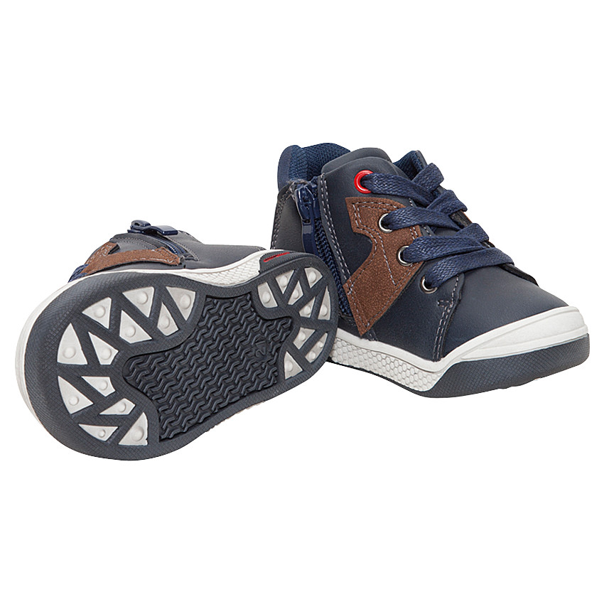 Μποτάκια από συνθετικό δέρμα με κορδόνια και φερμουάρ 