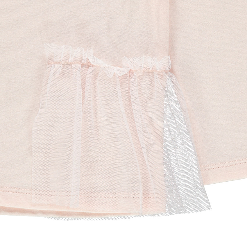 Κοντομάνικη μπλούζα με γράμματα από πούλιες και βολάν από τούλι 